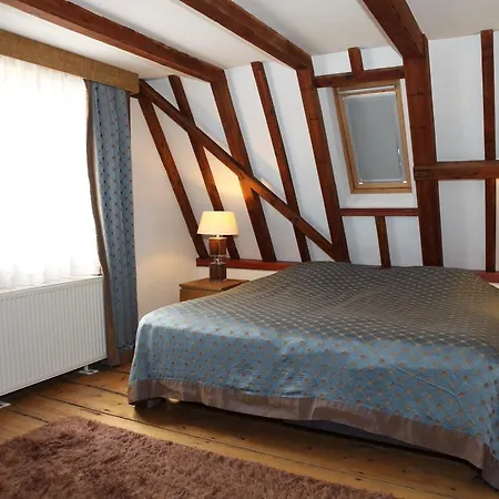 Hendrick De Keyser Apartment *